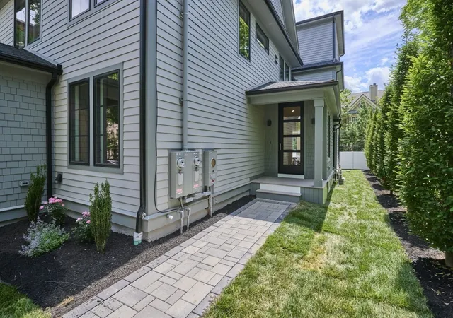 Condo for sale at 125 Fuller #125, Brookline, MA 02446 | MLS# 73575809