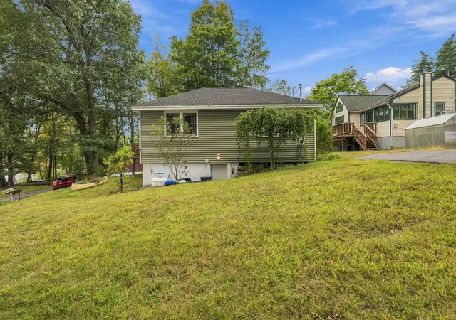 Photo 2 of Single family home for sale at 39 Lakeview Dr, Leominster, MA 01453 | MLS# 73579802 | Listing updated on 2026-10-13