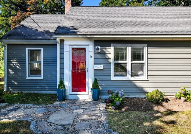 Photo 2 of Single family home for sale at 14 Amvets Ave, Falmouth, MA 02540 | MLS# 73585958 | Listing updated on 2026-10-12