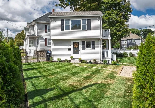 Photo 2 of Single family home for sale at 127 1/2 Brg St, Beverly, MA 01915 | MLS# 73588316 | Listing updated on 2026-10-16