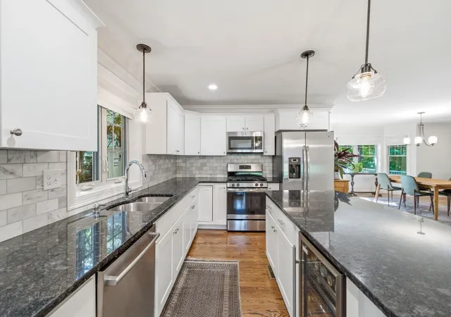 Photo 3 of Sale Pending at 4 Weld St, Roslindale, MA 02131 | MLS# 73574618 | Listing updated on 2026-09-28