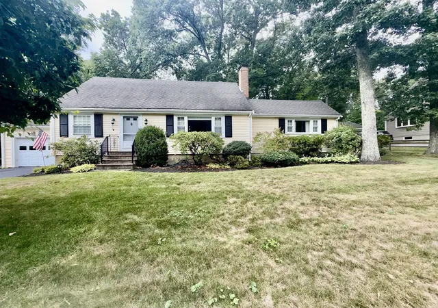 Photo 2 of Single family home for sale at 130 Central St, North Reading, MA 01864 | MLS# 73580679 | Listing updated on 2026-10-08