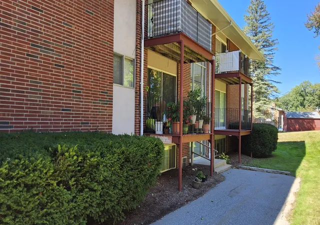 Photo 1 of Condo for sale at 9 Longwood Dr #4, Andover, MA 01810 | MLS# 73580753 | Listing updated on 2026-10-28
