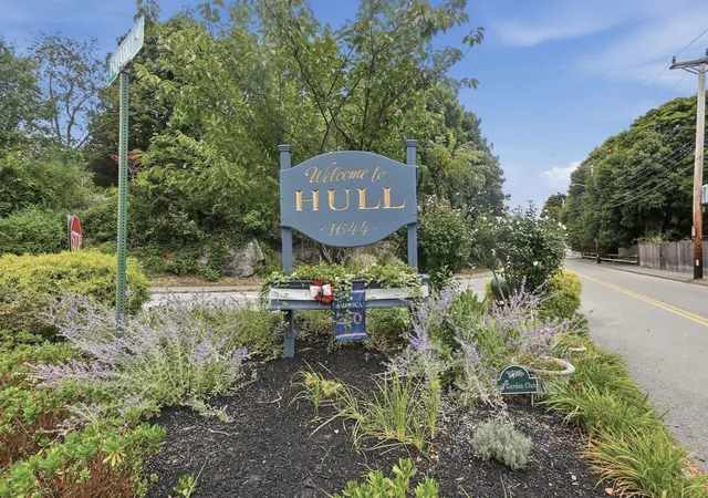 Photo 2 of Sale Pending at 26 School St #204, Hull, MA 02045 | MLS# 73570423 | Listing updated on 2026-09-29