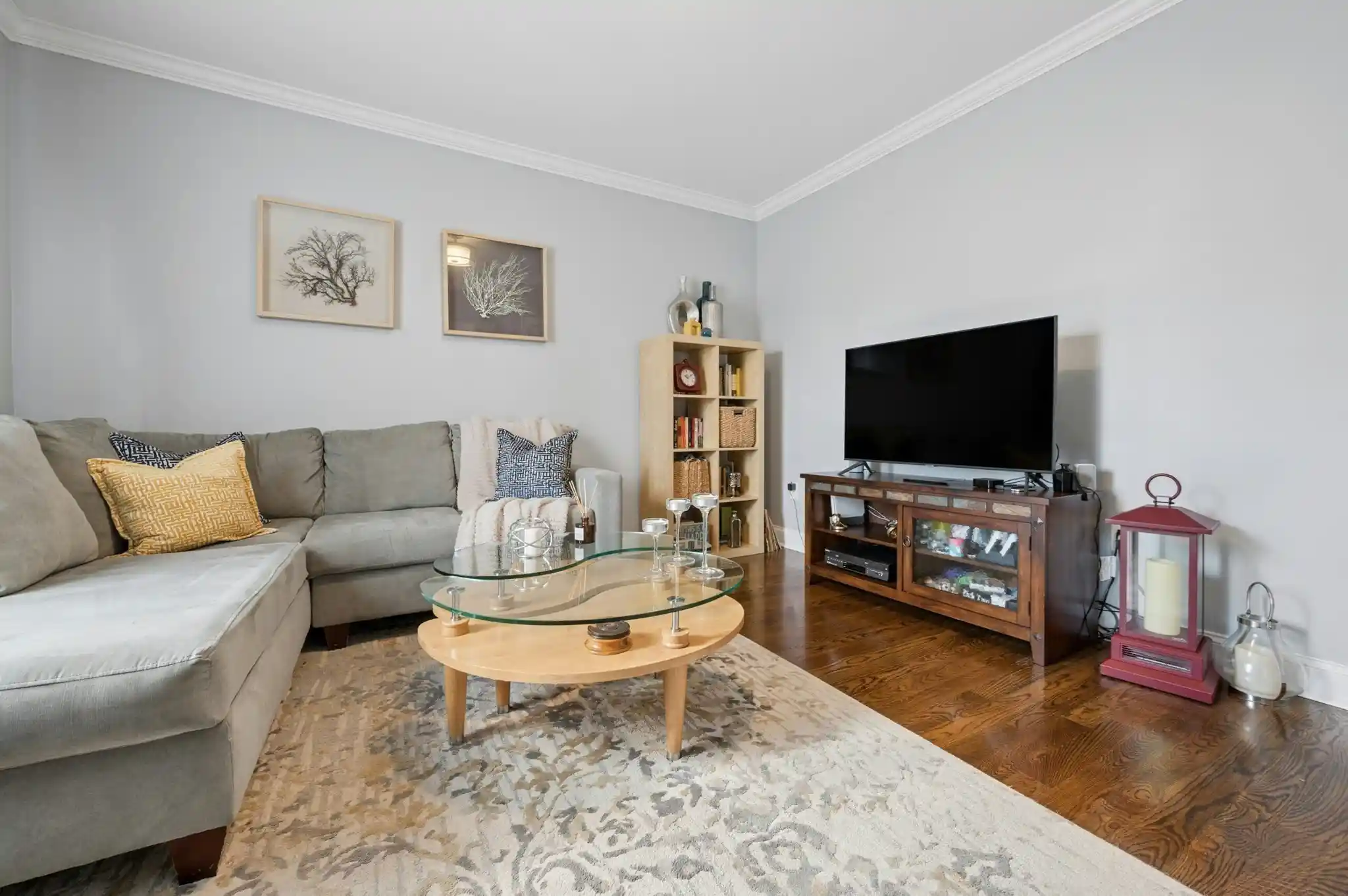 Listing Photo 2 - Condo for sale in 1565 River St located at 1565 River St, Boston, MA 02136 - Unit 1565 River St