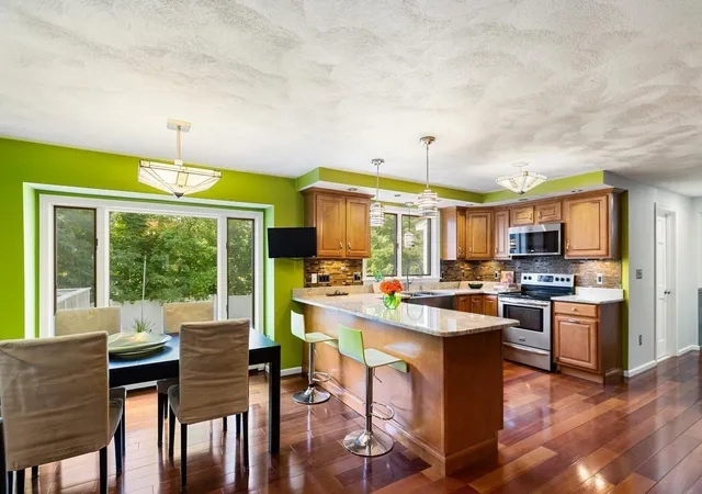 Listing Photo 4 - Condo for sale in building located at 20-a High St, Wilmington, MA 01887