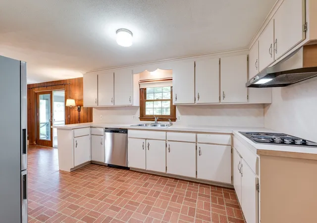 Photo 2 of Single family home for sale at 29 Indian Spring Rd, East Longmeadow, MA 01028 | MLS# 73575455 | Listing updated on 2026-09-14