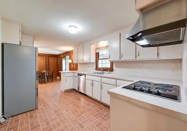Photo 3 of Single family home for sale at 29 Indian Spring Rd, East Longmeadow, MA 01028 | MLS# 73575455 | Listing updated on 2026-09-14