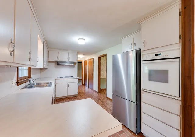 Photo 4 of Single family home for sale at 29 Indian Spring Rd, East Longmeadow, MA 01028 | MLS# 73575455 | Listing updated on 2026-09-14