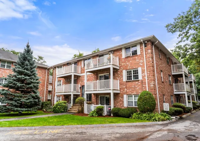 Photo 1 of Sale Pending at 10 Karen Cir #14, Billerica, MA 01821 | MLS# 73573753 | Listing updated on 2026-09-29