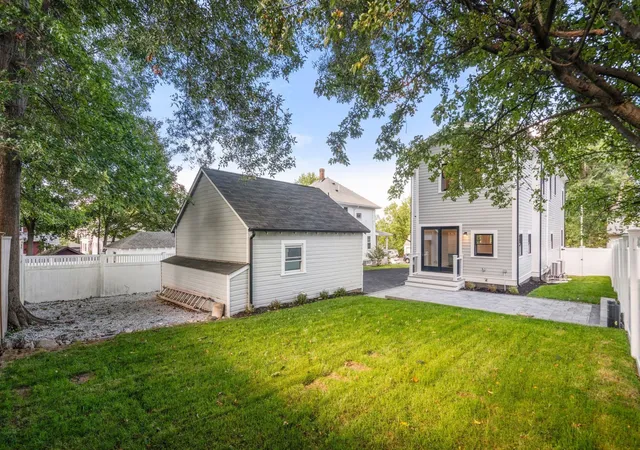 Photo 30 of Single family home for sale at 184 Perham St, West Roxbury, MA 02132 | MLS# 73575629 | Listing updated on 2026-10-04