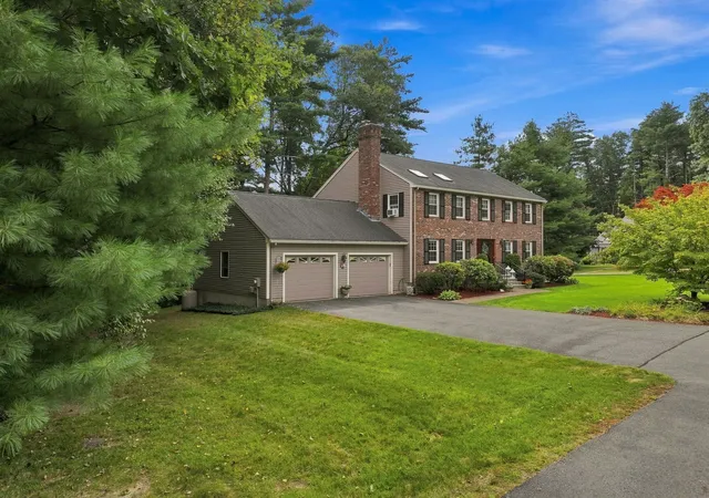 Photo 2 of Single family home for sale at 7 Doucette Dr, Marlborough, MA 01752 | MLS# 73576069 | Listing updated on 2026-09-15