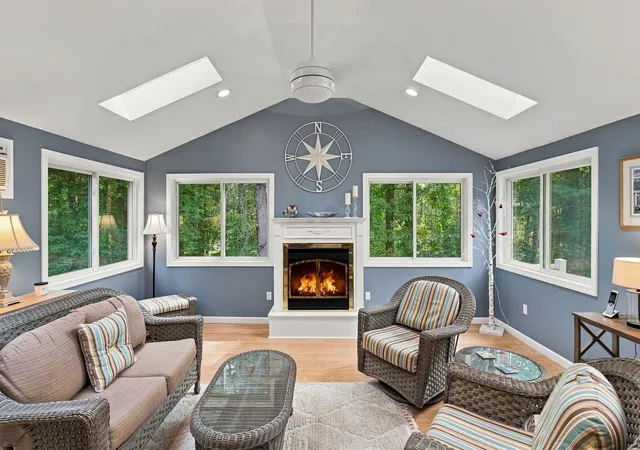 Photo 3 of Single family home for sale at 7 Doucette Dr, Marlborough, MA 01752 | MLS# 73576069 | Listing updated on 2026-09-15