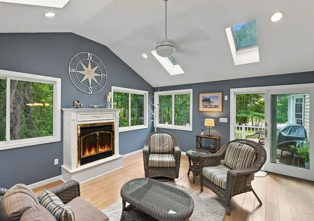 Photo 4 of Single family home for sale at 7 Doucette Dr, Marlborough, MA 01752 | MLS# 73576069 | Listing updated on 2026-09-15