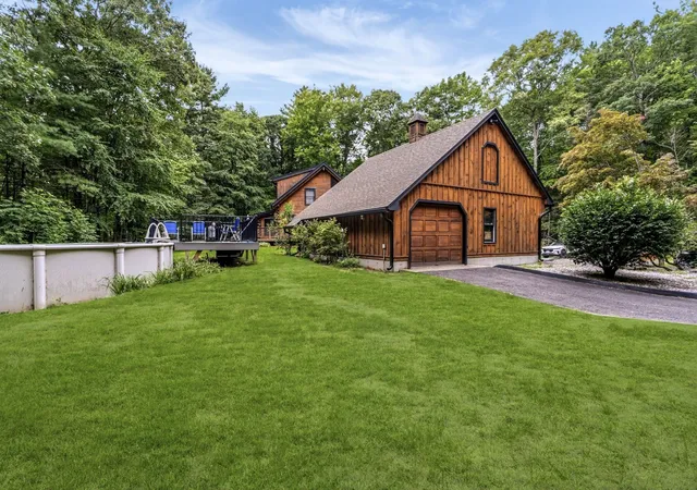 Photo 2 of Single family home for sale at 82 Crooked Ledge Rd, Southampton, MA 01073 | MLS# 73573305 | Listing updated on 2026-09-14