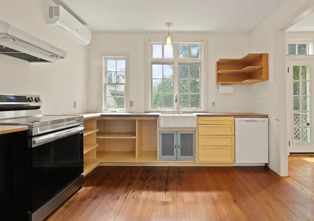 Photo 4 of Sale Pending at 131 Carolina Ave, Jamaica Plain, MA 02130 | MLS# 73572117 | Listing updated on 2026-09-07