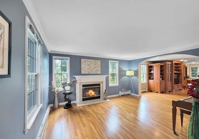 Photo 2 of Single family home for sale at 5 Swan Cir, Shrewsbury, MA 01545 | MLS# 73575712 | Listing updated on 2026-09-14