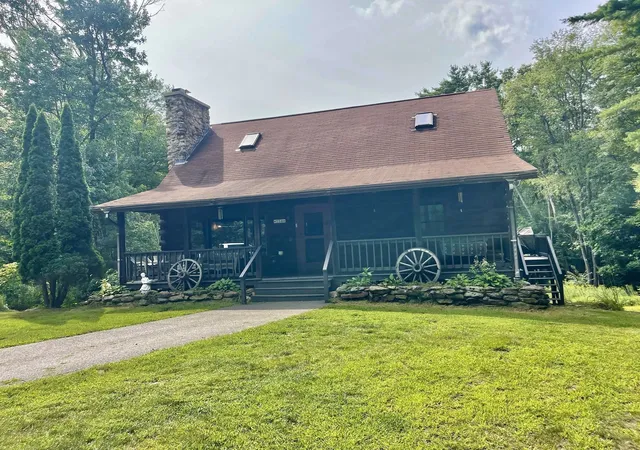 Photo 3 of Single family home for sale at 736 Central St, Winchendon, MA 01475 | MLS# 73570387 | Listing updated on 2026-09-05