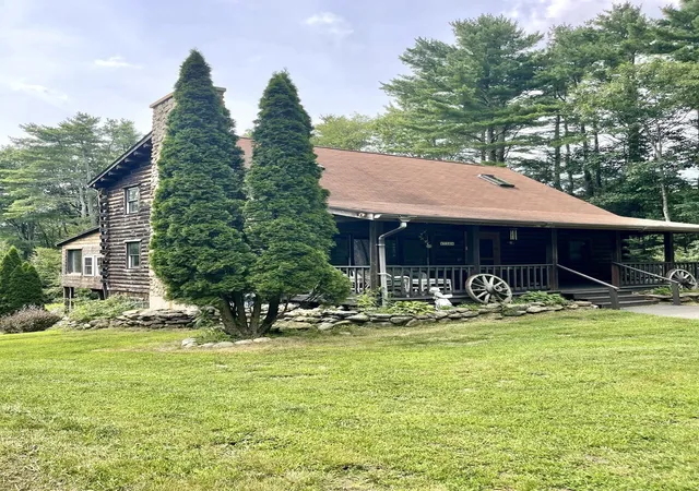 Photo 3 of Sale Pending at 736 Central St, Winchendon, MA 01475 | MLS# 73570387 | Listing updated on 2026-10-08