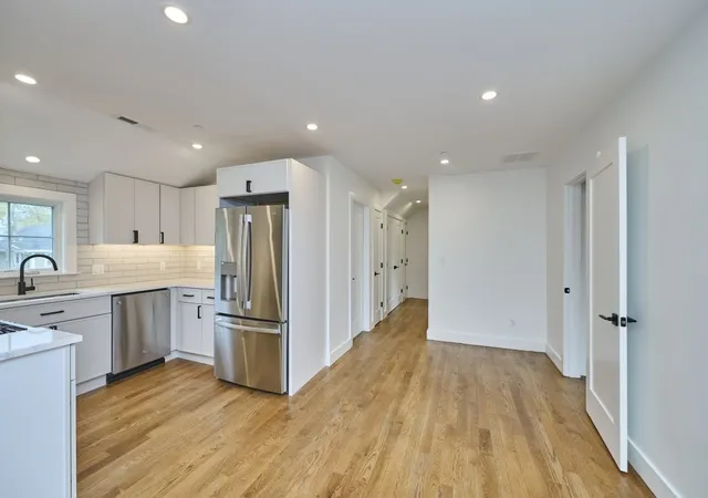 Listing Photo 5 - Condo for sale in building located at 59-61 Wellington St, Waltham, MA 02451 - Unit #3