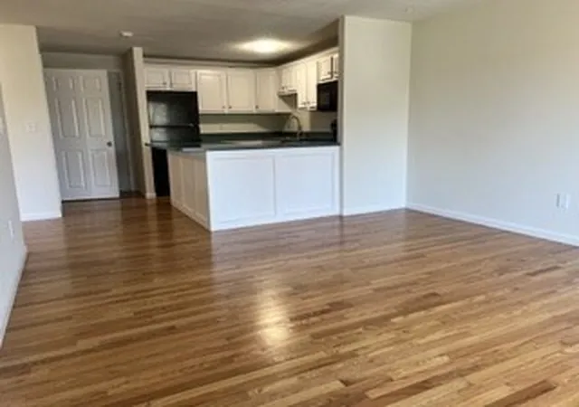 Listing Photo 3 - Condo for sale in building located at 20 Abbey Rd, Leominster, MA 01453 - Unit #306