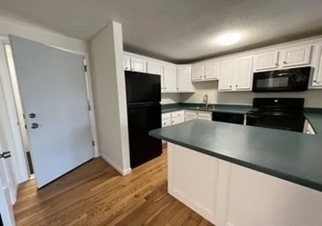 Listing Photo 4 - Condo for sale in building located at 20 Abbey Rd, Leominster, MA 01453 - Unit #306