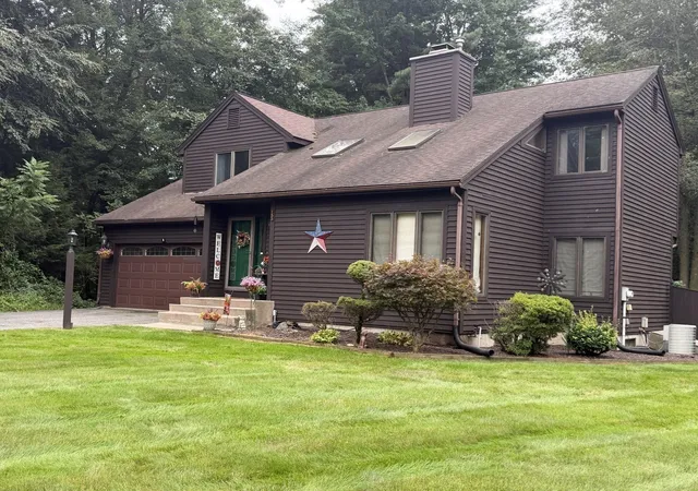 Photo 2 of Sale Pending at 133 Cottonwood Ln, Agawam, MA 01001 | MLS# 73573577 | Listing updated on 2026-09-30