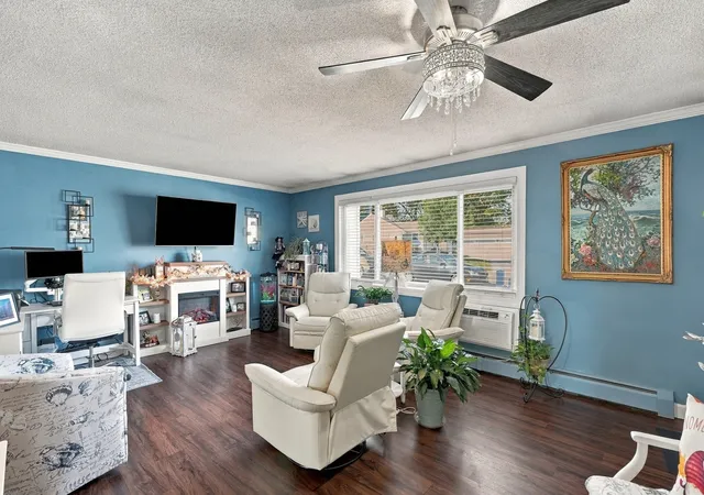 Listing Photo 4 - Condo for sale in building located at 75 Outer Dr, Chicopee, MA 01022 - Unit #75