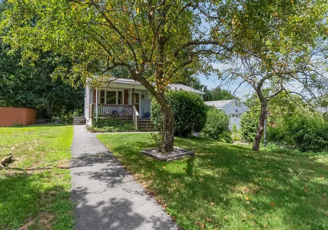 Photo 3 of Sale Pending at 127 Kenmar Dr, Somerset, MA 02726 | MLS# 73570540 | Listing updated on 2026-09-23