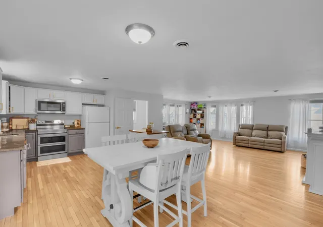 Listing Photo 4 - Condo for sale in building located at 29 Mahogany Run, Leominster, MA 01453 - Unit #29