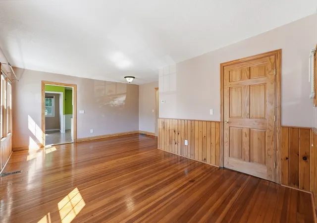 Listing Photo 3 - Condo for sale in building located at 102 Lemuel Ave, Chicopee, MA 01013