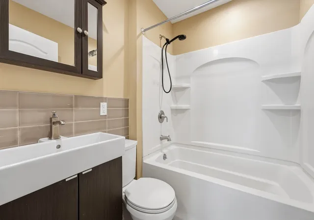 Listing Photo 4 - Condo for sale in building located at 102 Lemuel Ave, Chicopee, MA 01013
