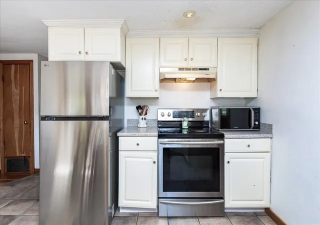 Photo 3 of Single family home for sale at 43 Crestwood Cir, Lawrence, MA 01843 | MLS# 73573894 | Listing updated on 2026-09-13