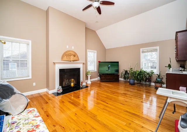 Photo 3 of Sale Pending at 28 Woodlawn Ave, Billerica, MA 01821 | MLS# 73574155 | Listing updated on 2026-10-06