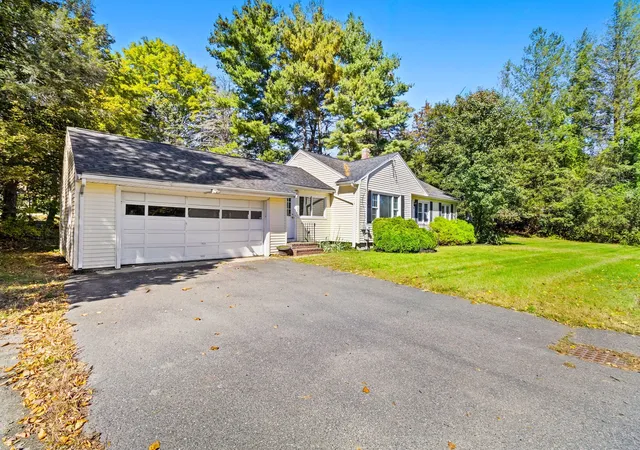 Photo 3 of Single family home for sale at 359 Hudson St, Northborough, MA 01532 | MLS# 73588782 | Listing updated on 2026-10-12
