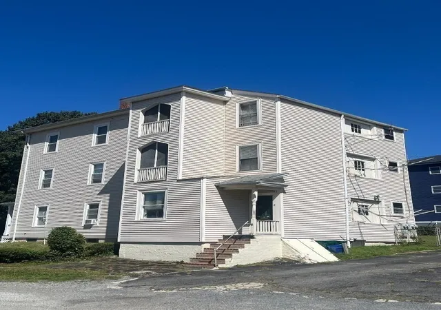 Listing Photo 3 - Condo for sale in building located at 7 Maxwell St, Worcester, MA 01607
