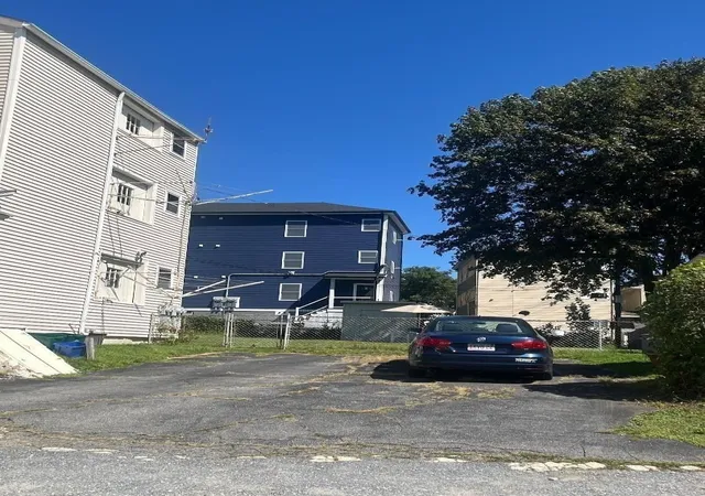 Listing Photo 4 - Condo for sale in building located at 7 Maxwell St, Worcester, MA 01607