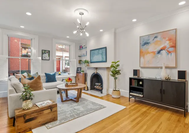 Photo 1 of Sale Pending at 41 Pinckney St #1, Boston, MA 02114 | MLS# 73574292 | Listing updated on 2026-10-02