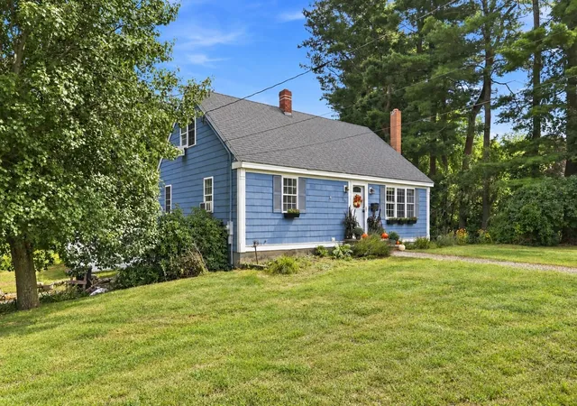 Photo 1 of Single family home for sale at 400 Main St, Groveland, MA 01834 | MLS# 73574934 | Listing updated on 2026-09-18