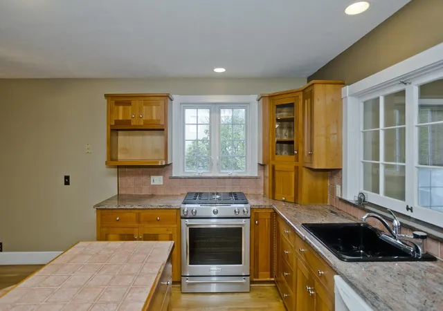 Photo 3 of Single family home for sale at 76 Somers Rd, East Longmeadow, MA 01028 | MLS# 73574048 | Listing updated on 2026-09-13