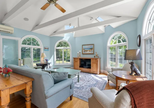 Photo 3 of Sale Pending at 11 Hillcrest Rd, Marblehead, MA 01945 | MLS# 73570372 | Listing updated on 2026-09-15