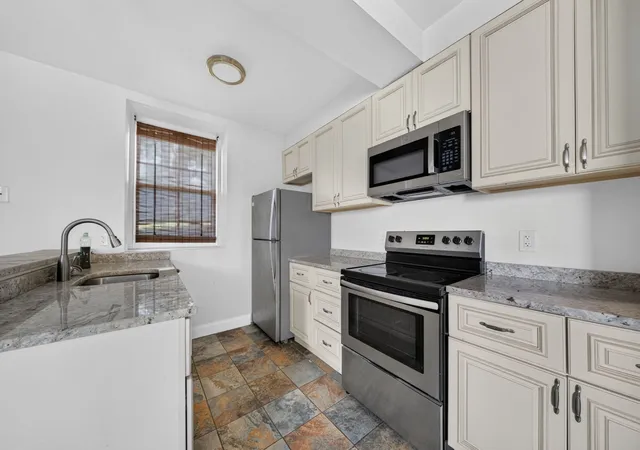 Photo 4 of Sale Pending at 533 Locust St #1, Fall River, MA 02720 | MLS# 73575578 | Listing updated on 2026-09-29