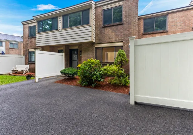 Photo 3 of Condo for sale at 131 Greenbrook Dr #131, Stoughton, MA 02072 | MLS# 73584280 | Listing updated on 2026-10-05