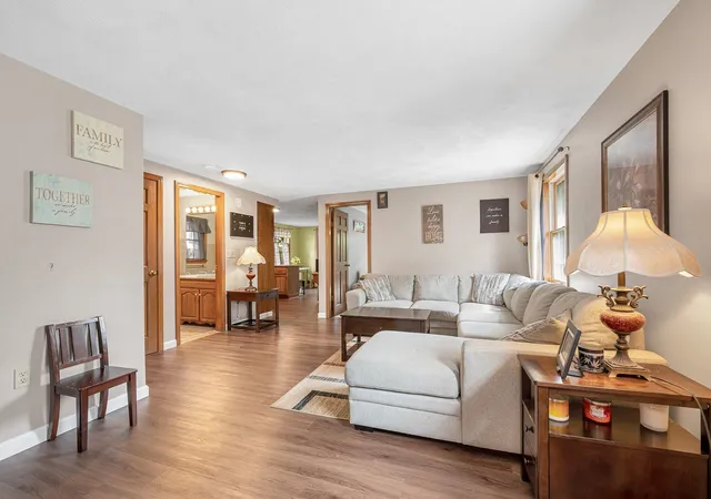 Photo 3 of Single family home for sale at 29 Cedar Hl Ter, Swampscott, MA 01907 | MLS# 73565593 | Listing updated on 2026-09-13