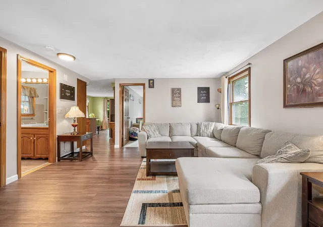 Photo 3 of Single family home for sale at 29 Cedar Hl Ter, Swampscott, MA 01907 | MLS# 73565593 | Listing updated on 2026-09-13