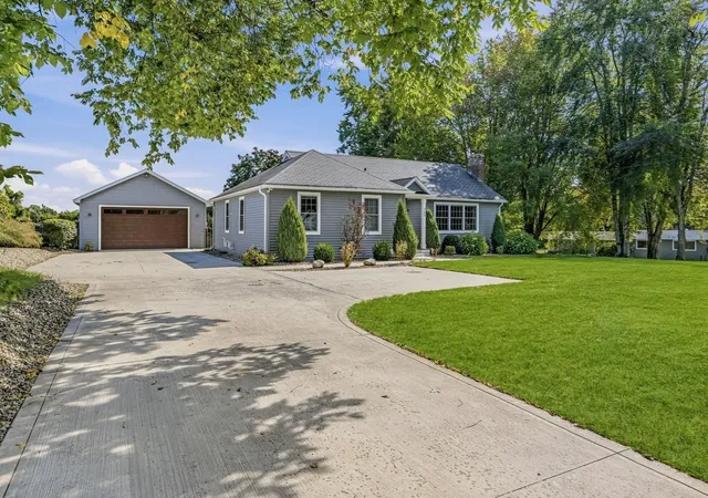 Photo 3 of Single family home for sale at 263 College Hwy, Southampton, MA 01073 | MLS# 73581093 | Listing updated on 2026-10-06