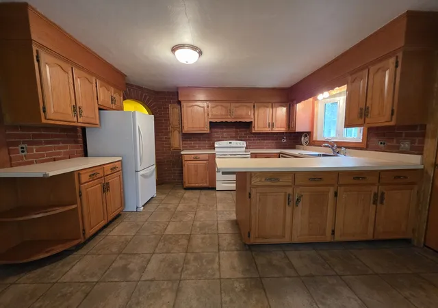 Photo 2 of Single family home for sale at 947 Main St, Wilbraham, MA 01095 | MLS# 73571610 | Listing updated on 2026-09-14