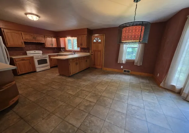 Photo 3 of Single family home for sale at 947 Main St, Wilbraham, MA 01095 | MLS# 73571610 | Listing updated on 2026-09-14