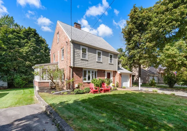 Photo 2 of Single family home for sale at 139 Webster St, Needham Heights, MA 02494 | MLS# 73581645 | Listing updated on 2026-10-11