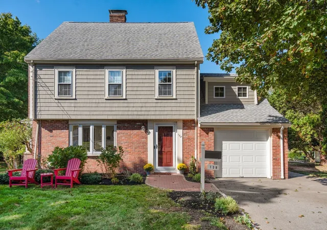 Photo 3 of Single family home for sale at 139 Webster St, Needham Heights, MA 02494 | MLS# 73581645 | Listing updated on 2026-10-11